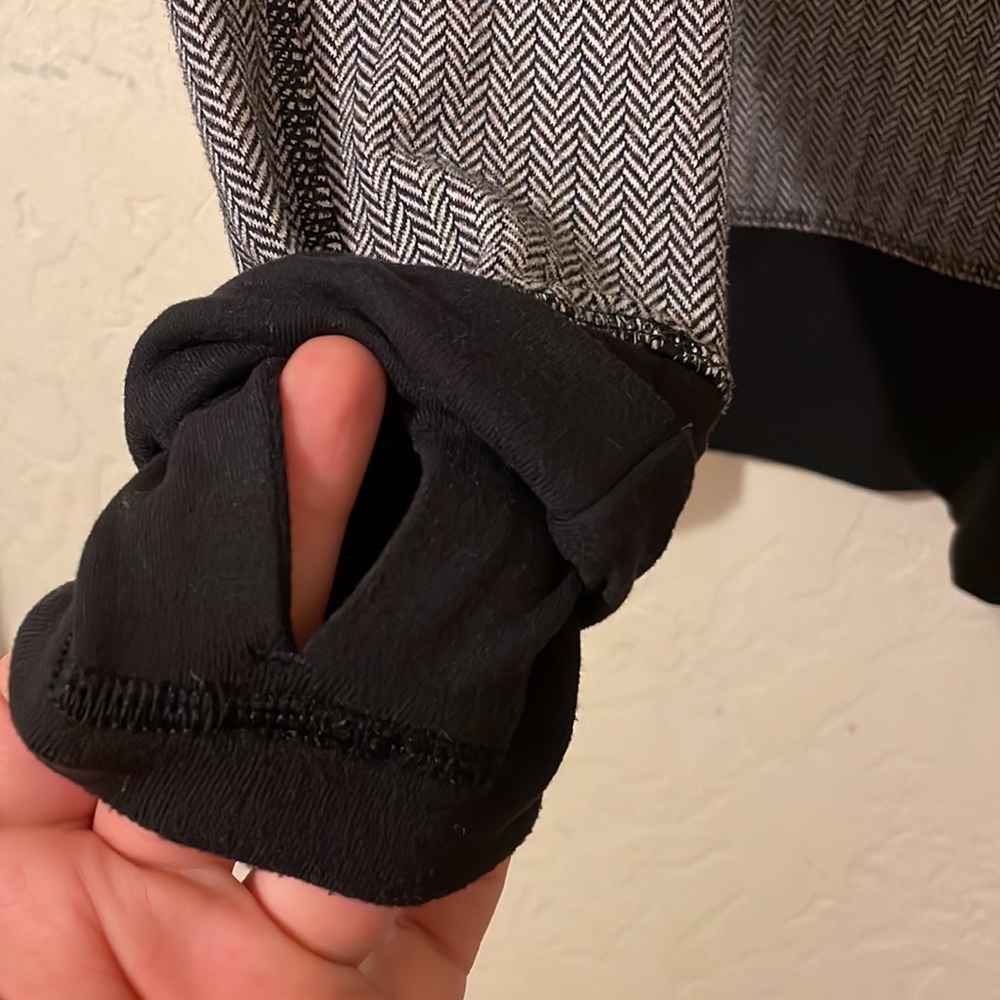 Lululemon pull over hoodie - Picture 6 of 9